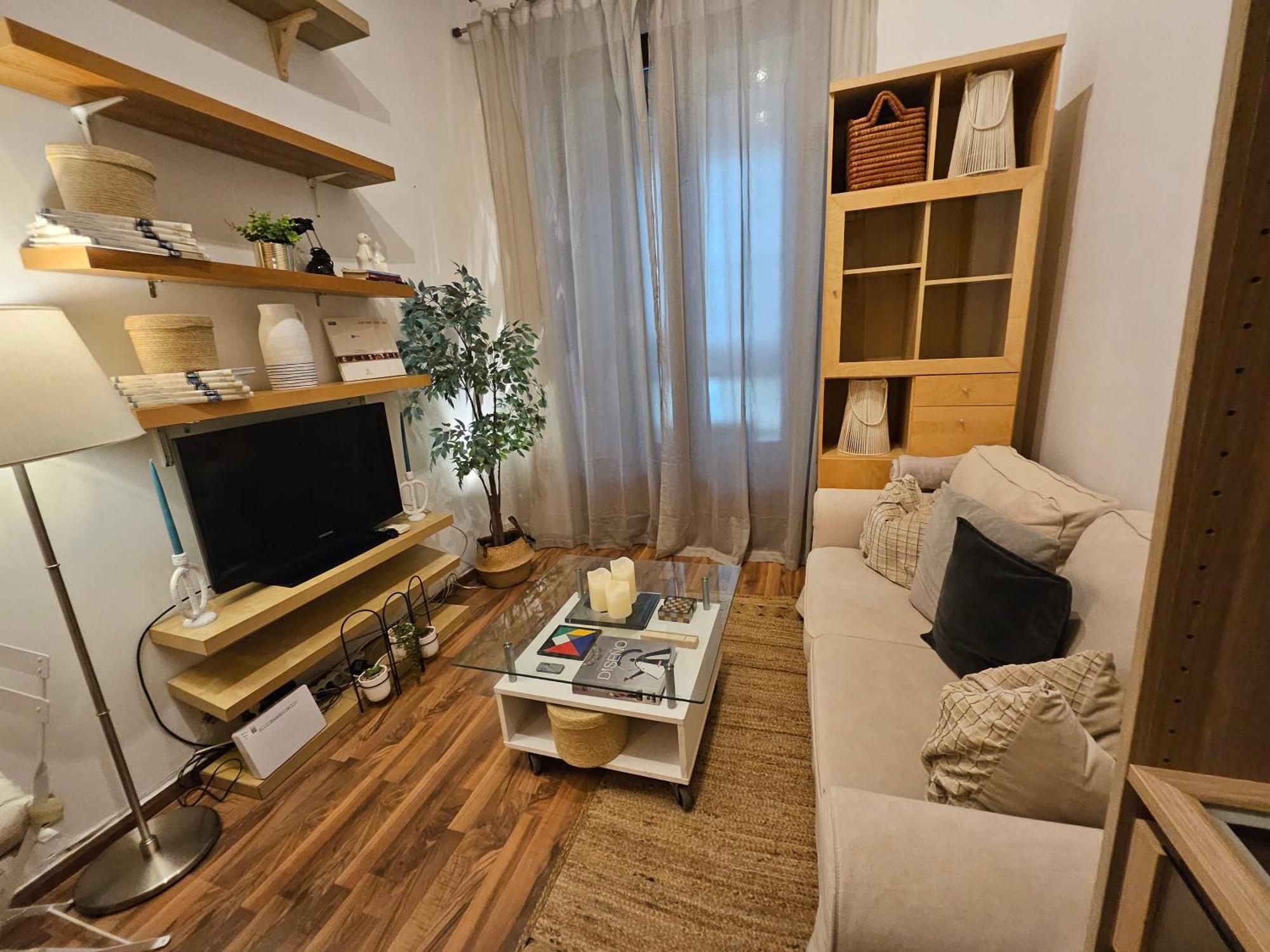 Appartement Pequeno En El Centro De *